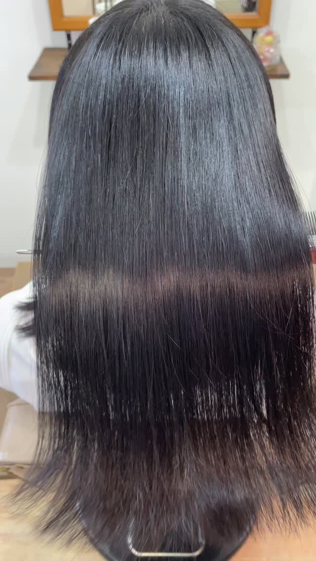 諦めていた髪も、最適な施術をして、時間をかければ綺麗になります。
どうなりたいのか、何ができるのか、でカウンセリングで話し合って決めていきましょう。
全てのお客様に綺麗な髪と笑顔をお届けできるように。

《高濃度水素トリートメント×TOKIOトリートメント》

簡単に書くと以下のような効果になります。

・髪のクセが伸びまとまりが良くなる（癖が強い場合は伸びない）
・髪の毛にハリコシが出る(細毛、エイジング毛)
・髪がしなやかになる(太毛、硬毛)
・トップがふんわりする
・ツヤが凄い出る
・熱に強い髪になる(コテやアイロンでダメージしづらい)
・ブリーチ毛でも効果を実感できる　　
・回数を重ねれば重ねるほど、仕上がりと持ちが良くなる

※酸熱トリートメントではありません。
※くせ毛がストレートになるわけではありません。

デメリットがほぼないことが最大のポイントです。

通常のトリートメントよりも持ちがよく
１度の施術で実感しやすく
酸熱トリートメントのように臭わなく
酸熱トリートメントのように失敗するとチリチリになったりもなく
カラーとの相性も良い

デメリットは
・時間が少しかかる
・原価が高い

という点のみです。

やればやるほどきれいな髪の毛になります。

~本気のケアで貴女らしさを~
完全マンツーマン×プライベートサロン Liss 恵比寿
・
・
Liss(リス)は髪を綺麗にしたい女性のためのサロンです。
しっかりと安心してお任せ頂けるよう
マンツーマンでの施術であなたの髪を綺麗に致します。
・
・
Lissはアシスタントは採用せず、スタイリストのみのサロンとなり、担当者が入れ替わることはありません。
・
・
しっかりとお客様一人一人と向き合い、お悩みやご要望を聞かせていただいています。
・
業界最高級の薬剤を使用して、髪へのダメージを大幅に軽減しています。
・
・
ブリーチを使用することは少なく、美髪になるためのサロンとなります。
・
・
ご予約はトップページから可能です。
・
・
【営業時間】
平日・土曜11:00〜21:00
日曜・祝日11:00〜20:00
・
・
【アクセス】
恵比寿駅徒歩3分
HPに画像付きでサロンまでの歩き方があります。