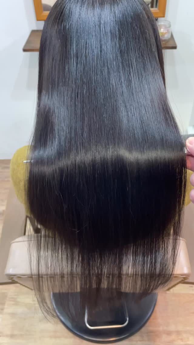 諦めていた髪も、最適な施術をして、時間をかければ綺麗になります。
どうなりたいのか、何ができるのか、でカウンセリングで話し合って決めていきましょう。
全てのお客様に綺麗な髪と笑顔をお届けできるように。

《高濃度水素トリートメント×TOKIOトリートメント》

簡単に書くと以下のような効果になります。

・髪のクセが伸びまとまりが良くなる（癖が強い場合は伸びない）
・髪の毛にハリコシが出る(細毛、エイジング毛)
・髪がしなやかになる(太毛、硬毛)
・トップがふんわりする
・ツヤが凄い出る
・熱に強い髪になる(コテやアイロンでダメージしづらい)
・ブリーチ毛でも効果を実感できる　　
・回数を重ねれば重ねるほど、仕上がりと持ちが良くなる

※酸熱トリートメントではありません。
※くせ毛がストレートになるわけではありません。

デメリットがほぼないことが最大のポイントです。

通常のトリートメントよりも持ちがよく
１度の施術で実感しやすく
酸熱トリートメントのように臭わなく
酸熱トリートメントのように失敗するとチリチリになったりもなく
カラーとの相性も良い

デメリットは
・時間が少しかかる
・原価が高い

という点のみです。

やればやるほどきれいな髪の毛になります。

~本気のケアで貴女らしさを~
完全マンツーマン×プライベートサロン Liss 恵比寿
・
・
Liss(リス)は髪を綺麗にしたい女性のためのサロンです。
しっかりと安心してお任せ頂けるよう
マンツーマンでの施術であなたの髪を綺麗に致します。
・
・
Lissはアシスタントは採用せず、スタイリストのみのサロンとなり、担当者が入れ替わることはありません。
・
・
しっかりとお客様一人一人と向き合い、お悩みやご要望を聞かせていただいています。
・
業界最高級の薬剤を使用して、髪へのダメージを大幅に軽減しています。
・
・
ブリーチを使用することは少なく、美髪になるためのサロンとなります。
・
・
ご予約はトップページから可能です。
・
・
【営業時間】
平日・土曜11:00〜21:00
日曜・祝日11:00〜20:00
・
・
【アクセス】
恵比寿駅徒歩3分
HPに画像付きでサロンまでの歩き方があります。