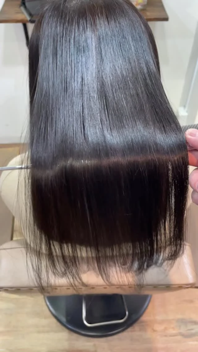 ご来店頂くお客様全員に感動していただけるようがんばります。
満足を超えて感動へ。
しっかりとあなたのお悩みに向き合います。
美髪にしたい方はお待ちしております。

《高濃度水素トリートメント×TOKIOトリートメント》

簡単に書くと以下のような効果になります。

・髪のクセが伸びまとまりが良くなる（癖が強い場合は伸びない）
・髪の毛にハリコシが出る(細毛、エイジング毛)
・髪がしなやかになる(太毛、硬毛)
・トップがふんわりする
・ツヤが凄い出る
・熱に強い髪になる(コテやアイロンでダメージしづらい)
・ブリーチ毛でも効果を実感できる　　
・回数を重ねれば重ねるほど、仕上がりと持ちが良くなる

※酸熱トリートメントではありません。
※くせ毛がストレートになるわけではありません。

デメリットがほぼないことが最大のポイントです。

通常のトリートメントよりも持ちがよく
１度の施術で実感しやすく
酸熱トリートメントのように臭わなく
酸熱トリートメントのように失敗するとチリチリになったりもなく
カラーとの相性も良い

デメリットは
・時間が少しかかる
・原価が高い

という点のみです。

やればやるほどきれいな髪の毛になります。

~本気のケアで貴女らしさを~
完全マンツーマン×プライベートサロン Liss 恵比寿
・
・
Liss(リス)は髪を綺麗にしたい女性のためのサロンです。
しっかりと安心してお任せ頂けるよう
マンツーマンでの施術であなたの髪を綺麗に致します。
・
・
Lissはアシスタントは採用せず、スタイリストのみのサロンとなり、担当者が入れ替わることはありません。
・
・
しっかりとお客様一人一人と向き合い、お悩みやご要望を聞かせていただいています。
・
業界最高級の薬剤を使用して、髪へのダメージを大幅に軽減しています。
・
・
ブリーチを使用することは少なく、美髪になるためのサロンとなります。
・
・
ご予約はトップページから可能です。
・
・
【営業時間】
平日・土曜11:00〜21:00
日曜・祝日11:00〜20:00
・
・
【アクセス】
恵比寿駅徒歩3分
HPに画像付きでサロンまでの歩き方があります。