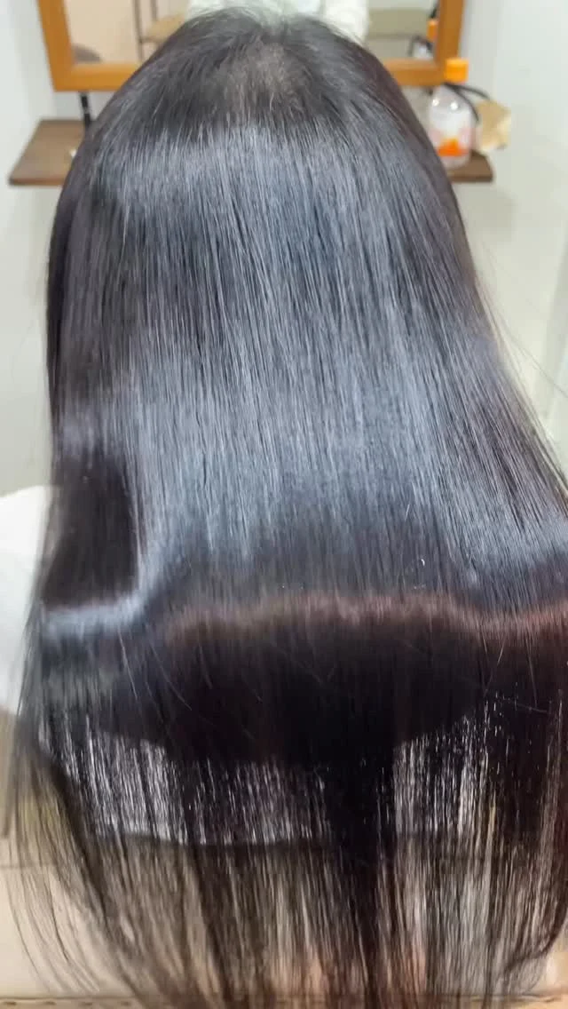 髪の悩み、お任せください。
あなたに最適な施術をお伝えします。
場合により時間はかかるかもしれませんが、必ず綺麗になります。
美髪はお任せください。

《高濃度水素トリートメント×TOKIOトリートメント》

簡単に書くと以下のような効果になります。

・髪のクセが伸びまとまりが良くなる（癖が強い場合は伸びない）
・髪の毛にハリコシが出る(細毛、エイジング毛)
・髪がしなやかになる(太毛、硬毛)
・トップがふんわりする
・ツヤが凄い出る
・熱に強い髪になる(コテやアイロンでダメージしづらい)
・ブリーチ毛でも効果を実感できる　　
・回数を重ねれば重ねるほど、仕上がりと持ちが良くなる

※酸熱トリートメントではありません。
※くせ毛がストレートになるわけではありません。

デメリットがほぼないことが最大のポイントです。

通常のトリートメントよりも持ちがよく
１度の施術で実感しやすく
酸熱トリートメントのように臭わなく
酸熱トリートメントのように失敗するとチリチリになったりもなく
カラーとの相性も良い

デメリットは
・時間が少しかかる
・原価が高い

という点のみです。

やればやるほどきれいな髪の毛になります。

~本気のケアで貴女らしさを~
完全マンツーマン×プライベートサロン�Liss 恵比寿
・
・
Liss(リス)は髪を綺麗にしたい女性のためのサロンです。
しっかりと安心してお任せ頂けるよう
マンツーマンでの施術であなたの髪を綺麗に致します。
・
・
Lissはアシスタントは採用せず、スタイリストのみのサロンとなり、担当者が入れ替わることはありません。
・
・
しっかりとお客様一人一人と向き合い、お悩みやご要望を聞かせていただいています。
・
業界最高級の薬剤を使用して、髪へのダメージを大幅に軽減しています。
・
・
ブリーチを使用することは少なく、美髪になるためのサロンとなります。
・
・
ご予約はトップページから可能です。
・
・
【営業時間】
平日・土曜11:00〜21:00
日曜・祝日11:00〜20:00
・
・
【アクセス】
恵比寿駅徒歩3分
HPに画像付きでサロンまでの歩き方があります。