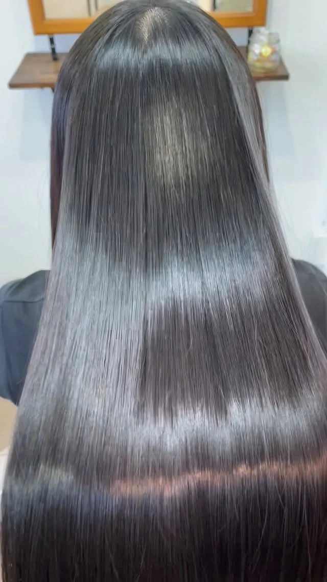 ご来店頂くお客様全員に感動していただけるようがんばります。
満足を超えて感動へ。
しっかりとあなたのお悩みに向き合います。
美髪にしたい方はお待ちしております。

《高濃度水素トリートメント×TOKIOトリートメント》

簡単に書くと以下のような効果になります。

・髪のクセが伸びまとまりが良くなる（癖が強い場合は伸びない）
・髪の毛にハリコシが出る(細毛、エイジング毛)
・髪がしなやかになる(太毛、硬毛)
・トップがふんわりする
・ツヤが凄い出る
・熱に強い髪になる(コテやアイロンでダメージしづらい)
・ブリーチ毛でも効果を実感できる　　
・回数を重ねれば重ねるほど、仕上がりと持ちが良くなる

※酸熱トリートメントではありません。
※くせ毛がストレートになるわけではありません。

デメリットがほぼないことが最大のポイントです。

通常のトリートメントよりも持ちがよく
１度の施術で実感しやすく
酸熱トリートメントのように臭わなく
酸熱トリートメントのように失敗するとチリチリになったりもなく
カラーとの相性も良い

デメリットは
・時間が少しかかる
・原価が高い

という点のみです。

やればやるほどきれいな髪の毛になります。

~本気のケアで貴女らしさを~
完全マンツーマン×プライベートサロン�Liss 恵比寿
・
・
Liss(リス)は髪を綺麗にしたい女性のためのサロンです。
しっかりと安心してお任せ頂けるよう
マンツーマンでの施術であなたの髪を綺麗に致します。
・
・
Lissはアシスタントは採用せず、スタイリストのみのサロンとなり、担当者が入れ替わることはありません。
・
・
しっかりとお客様一人一人と向き合い、お悩みやご要望を聞かせていただいています。
・
業界最高級の薬剤を使用して、髪へのダメージを大幅に軽減しています。
・
・
ブリーチを使用することは少なく、美髪になるためのサロンとなります。
・
・
ご予約はトップページから可能です。
・
・
【営業時間】
平日・土曜11:00〜21:00
日曜・祝日11:00〜20:00
・
・
【アクセス】
恵比寿駅徒歩3分
HPに画像付きでサロンまでの歩き方があります。